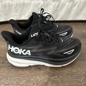 Hoka Clifton 9 / size 6 / only worn once, brand new condition!